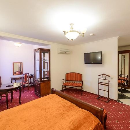 El Hotel Kovrov Bagian luar foto