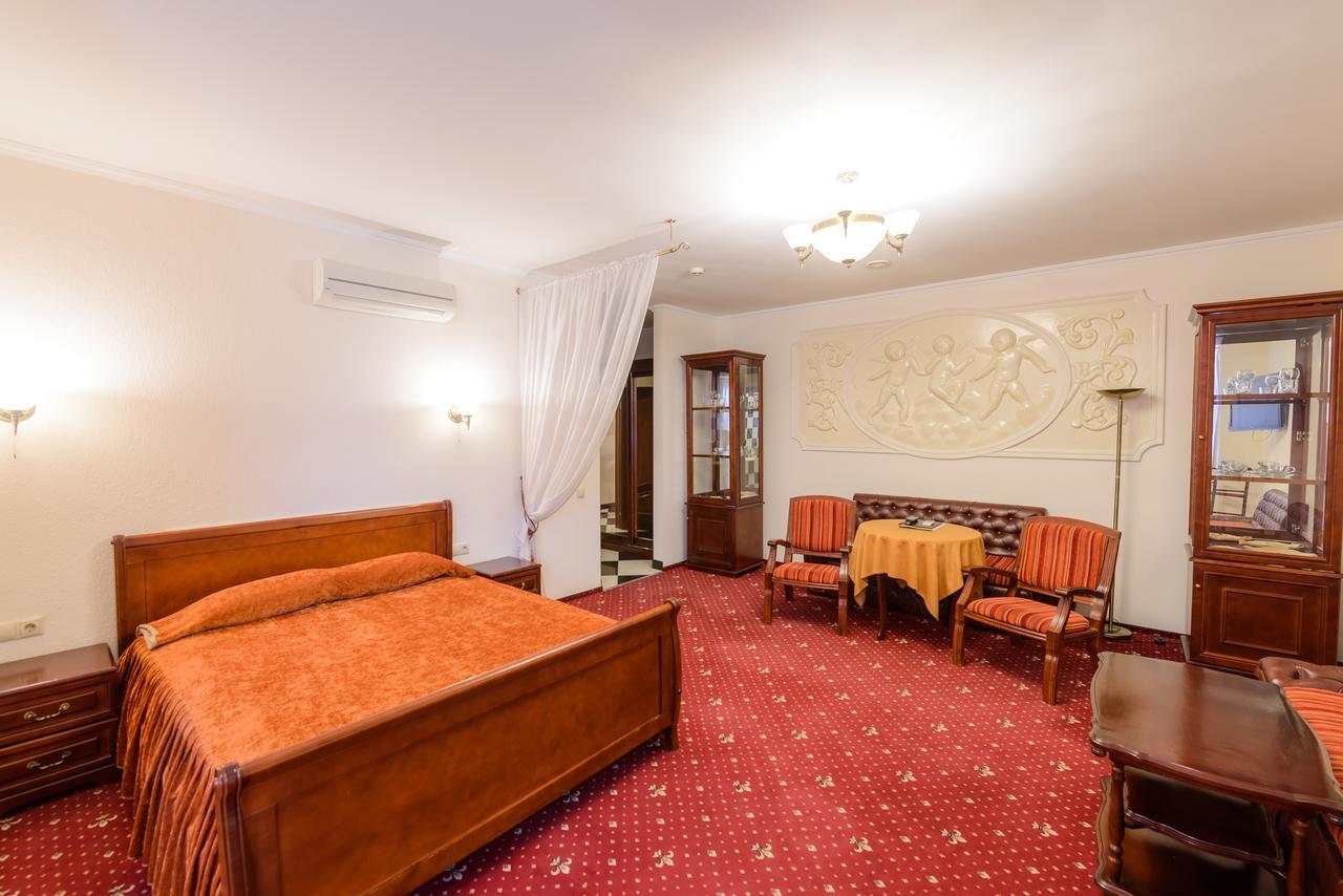 El Hotel Kovrov Bagian luar foto